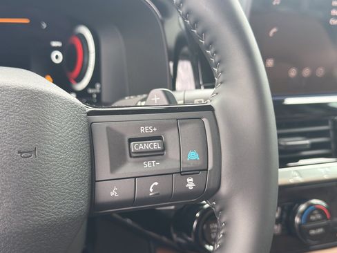 New 2026 Nissan Pathfinder Platinum image 21