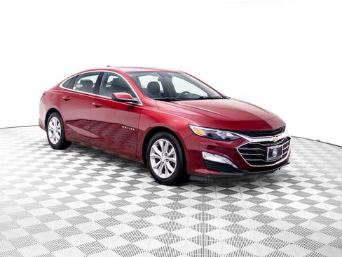 Used 2020 Chevrolet Malibu LT w/ Leather Package FWD image 8