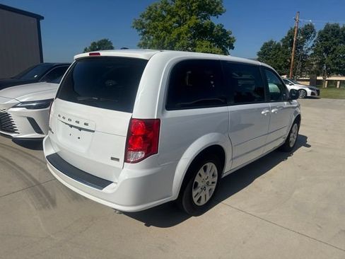Used 2017 Dodge Grand Caravan SE w/ Power Window Group FWD image 3