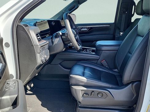 Used 2025 Chevrolet Tahoe LT AWD/4WD image 14