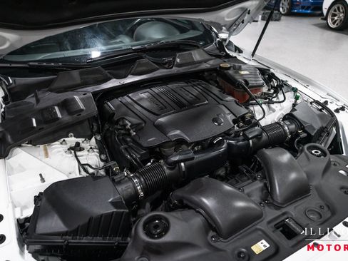 Used 2017 Jaguar XJ R RWD image 39