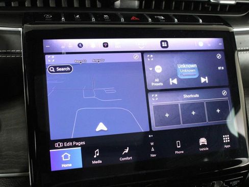 Used 2022 Jeep Grand Cherokee Overland w/ Adv Protech Group III image 35