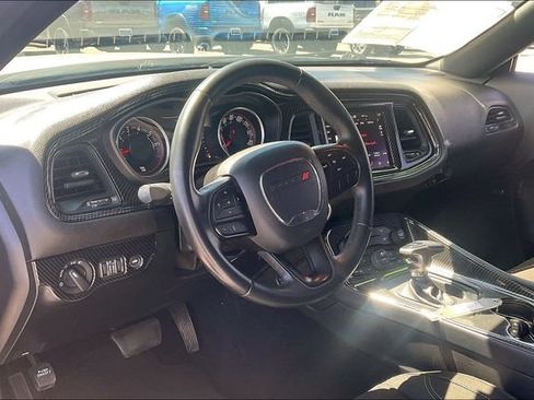 Used 2022 Dodge Challenger SXT RWD image 13