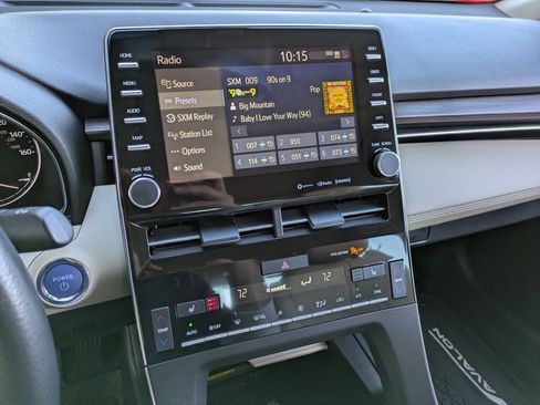 Used 2021 Toyota Avalon XLE image 11