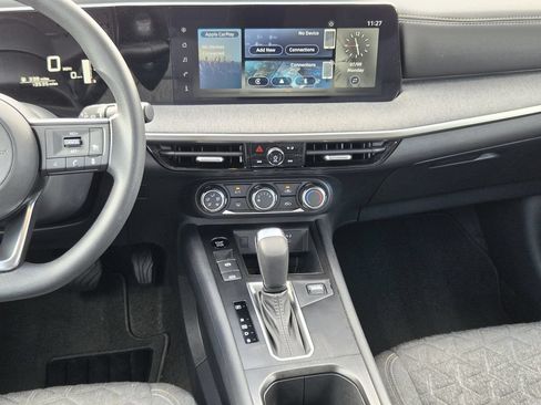 Used 2025 Nissan Kicks SV FWD image 16