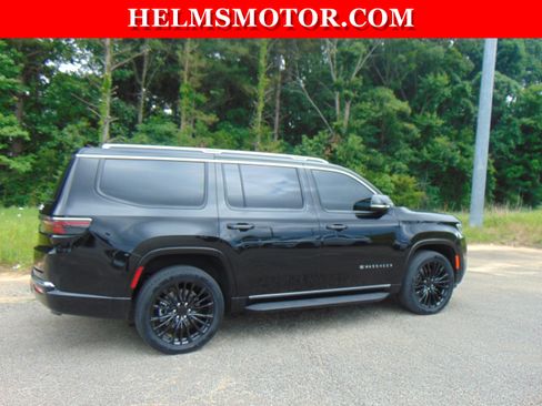 Certified 2025 Jeep Wagoneer 4WD image 12