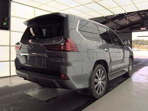 Used 2018 Lexus LX 570 4WD w/ Luxury Package image 6