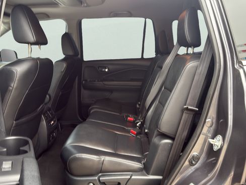 Used 2019 Honda Pilot Touring image 15