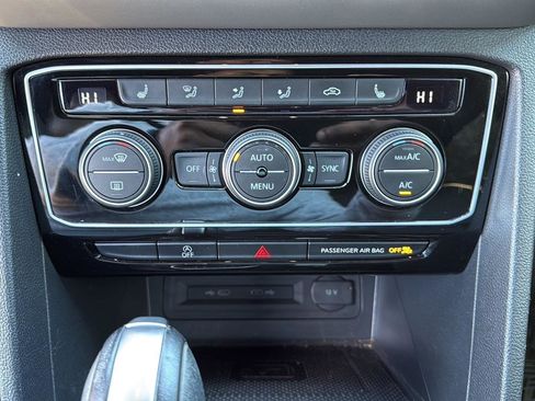 Used 2022 Volkswagen Atlas Cross Sport SE image 18