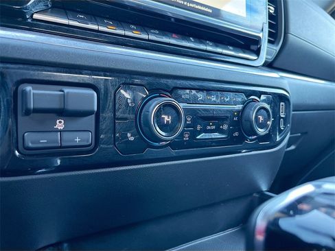 Used 2024 Chevrolet Silverado 1500 LT Trail Boss w/ LT Trail Boss Premium Package image 16