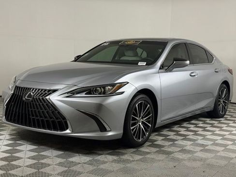 Used 2025 Lexus ES 350 w/ Premium Package FWD image 2