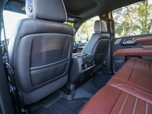 Used 2024 GMC Sierra 2500 Denali Ultimate image 28