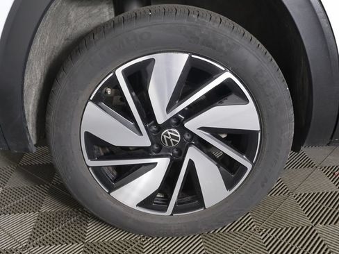 Used 2025 Volkswagen Atlas SE AWD/4WD image 21
