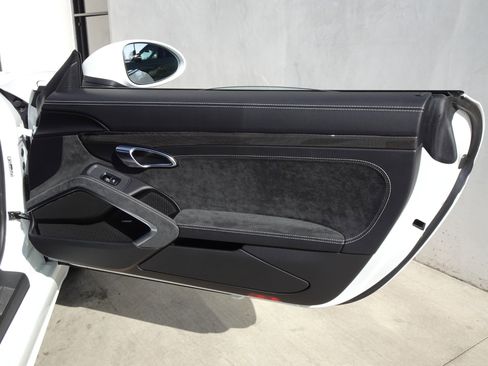 Used 2018 Porsche 718 Cayman GTS image 16