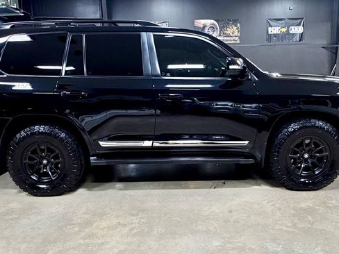 Used 2019 Toyota Land Cruiser AWD/4WD image 10