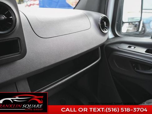 Used 2022 Mercedes-Benz Sprinter 1500 image 35
