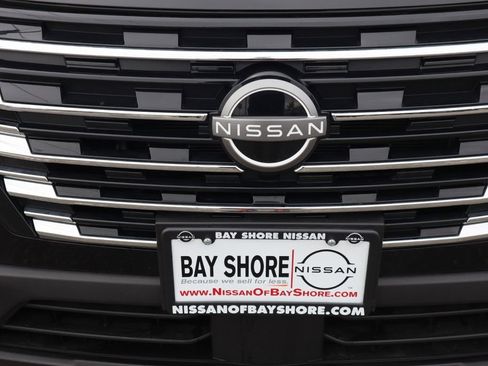 Certified 2025 Nissan Rogue SV AWD/4WD image 33