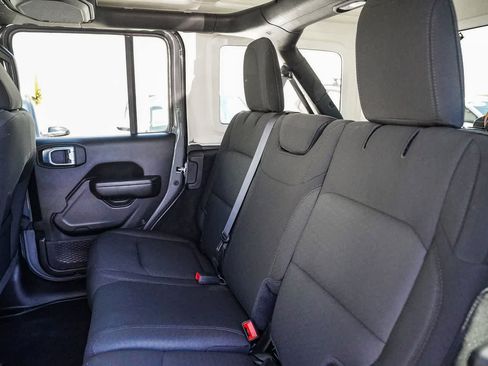 Used 2023 Jeep Wrangler Willys image 17