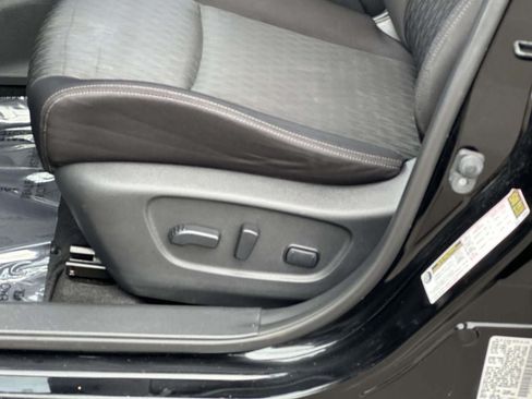 Used 2019 Nissan Rogue SV w/ Premium Package AWD/4WD image 15