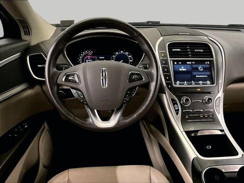 Used 2018 Lincoln MKX Premiere FWD image 5