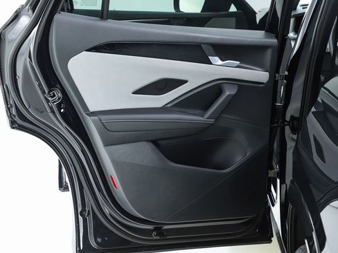 New 2026 Volkswagen Tiguan SE R-Line image 17