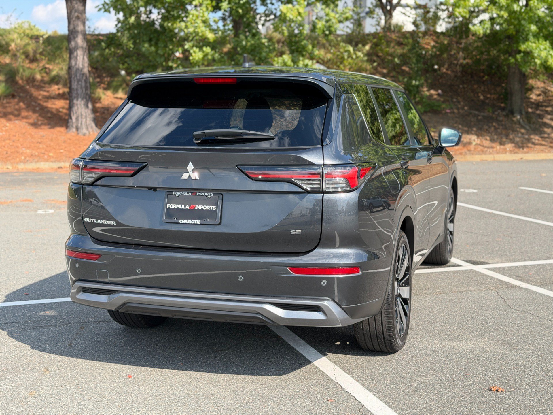 Used 2025 Mitsubishi Outlander SE FWD image 11