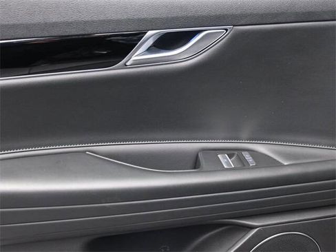 Used 2023 Genesis G80 2.5T image 15