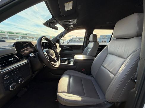 Used 2025 Chevrolet Tahoe LT image 8