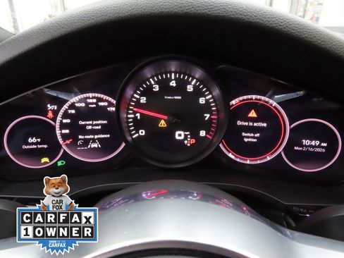 Used 2023 Porsche Cayenne Platinum Edition image 11