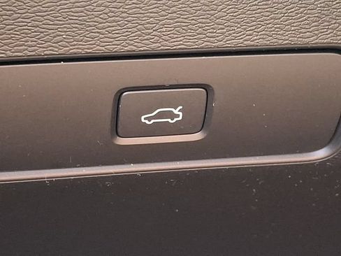 Certified 2023 Volvo C40 P8 Recharge Plus AWD/4WD image 25