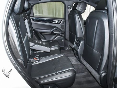 Used 2022 Porsche Cayenne Coupe image 55