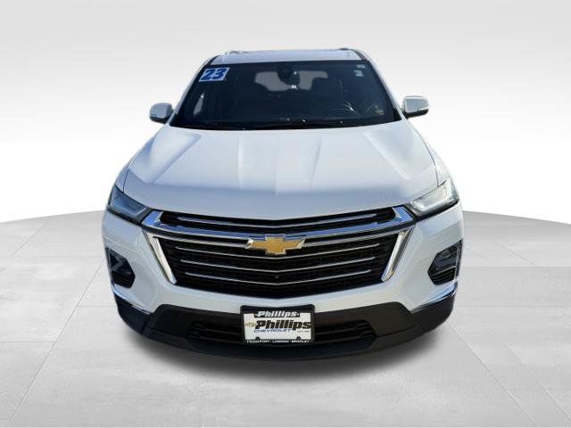 Used 2023 Chevrolet Traverse LT w/ LT Premium Package AWD/4WD image 2