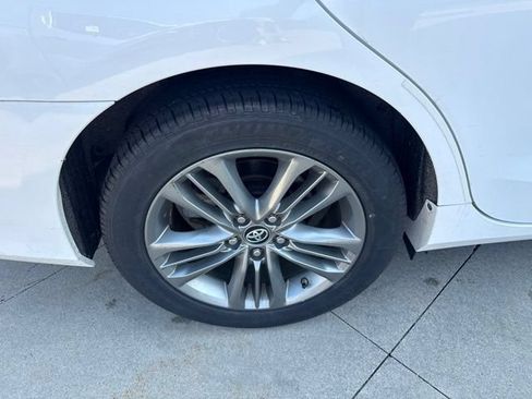 Used 2017 Toyota Camry SE FWD image 10