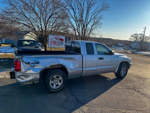 Used 2006 Dodge Dakota SLT image 3