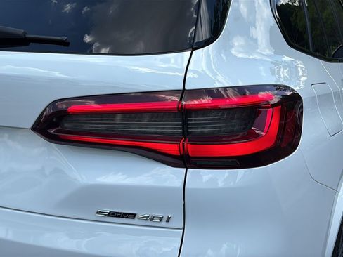 Used 2021 BMW X5 sDrive40i w/ M Sport Package RWD image 46
