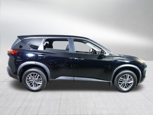 Used 2022 Nissan Rogue S AWD/4WD image 8