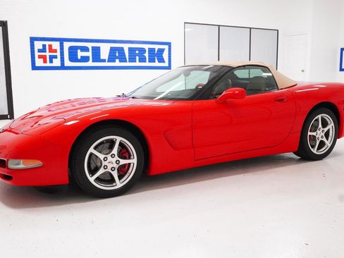 Used 2004 Chevrolet Corvette Convertible w/ Preferred Equipment Group image 8
