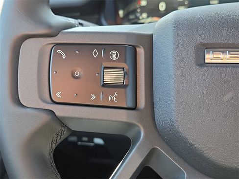 New 2026 Land Rover Defender 130 X-Dynamic SE image 17