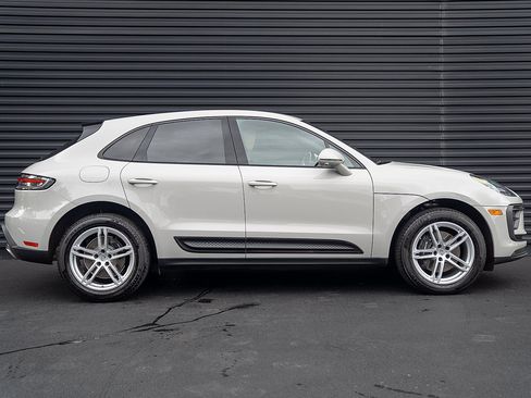 Certified 2026 Porsche Macan AWD/4WD image 27