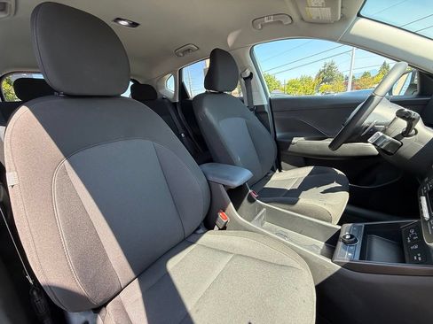 Certified 2025 Hyundai Kona SEL FWD image 19