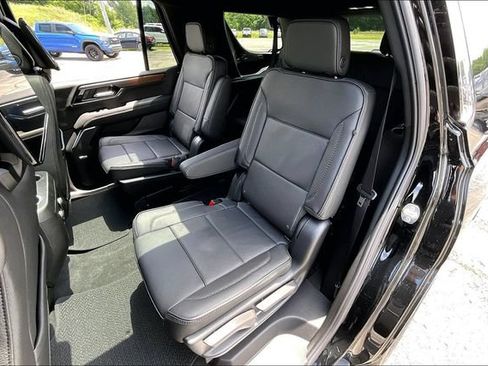 New 2026 GMC Yukon Denali w/ Denali Reserve Package AWD/4WD image 10