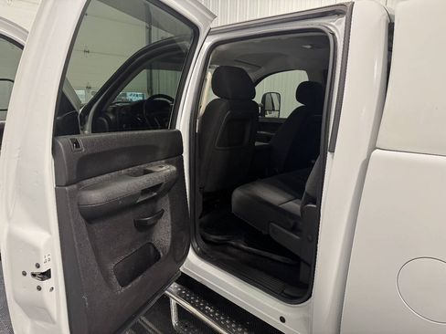 Used 2011 Chevrolet Silverado 2500 LT AWD/4WD image 10
