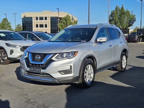 Used 2018 Nissan Rogue SV AWD/4WD image 10