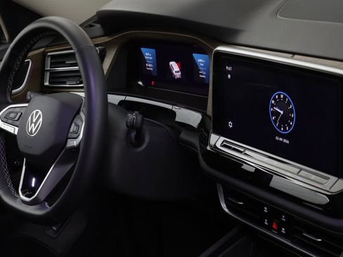 Used 2025 Volkswagen Atlas SE w/ Panoramic Sunroof Package image 19