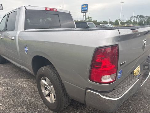 Used 2019 RAM 1500 Classic SLT AWD/4WD image 3