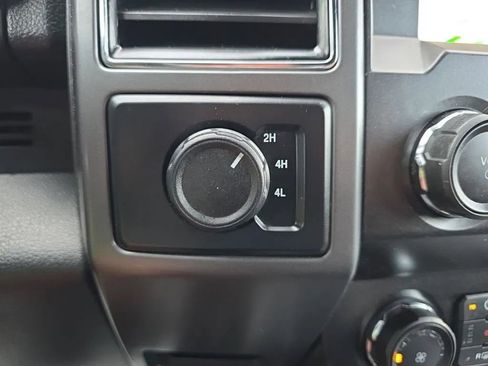 Used 2020 Ford F150 XLT w/ Equipment Group 302A Luxury AWD/4WD image 30