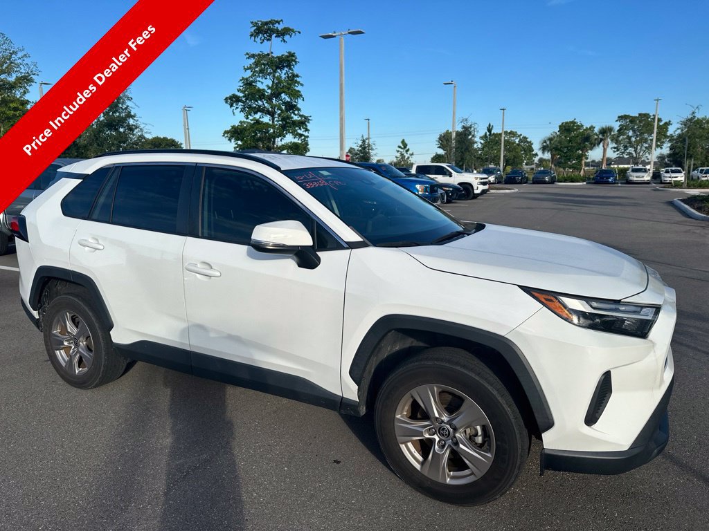 Used 2022 Toyota RAV4 XLE FWD image 4