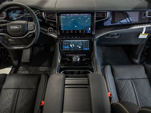 New 2024 Jeep Grand Wagoneer Series III w/ HD Trailer Tow Package image 23