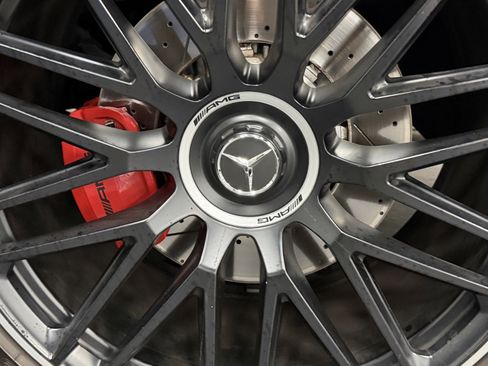 Used 2024 Mercedes-Benz GLS 63 AMG 4MATIC image 18