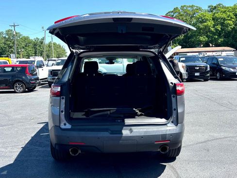 Used 2020 Chevrolet Traverse LT w/ LPO, Cargo Package image 10